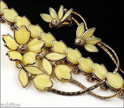 Vintage Trifari Yellow Poured Glass Floral Parure Necklace Bracelet Set Earrings 1950's