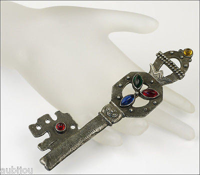 Key brooch top