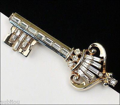 Vintage Crown Trifari Figural Clear Rhinestone Goldtone Key Brooch Pin Jewelry 1950's
