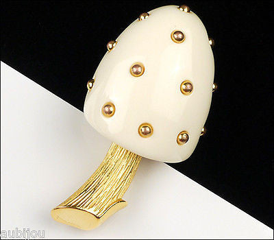 Vintage Crown Trifari Figural Light Cream Lucite Mushroom Brooch Pin Toadstool