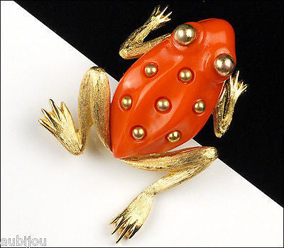 Vintage Crown Trifari Figural Faux Coral Lucite Frog Toad Brooch Pin Amphibian
